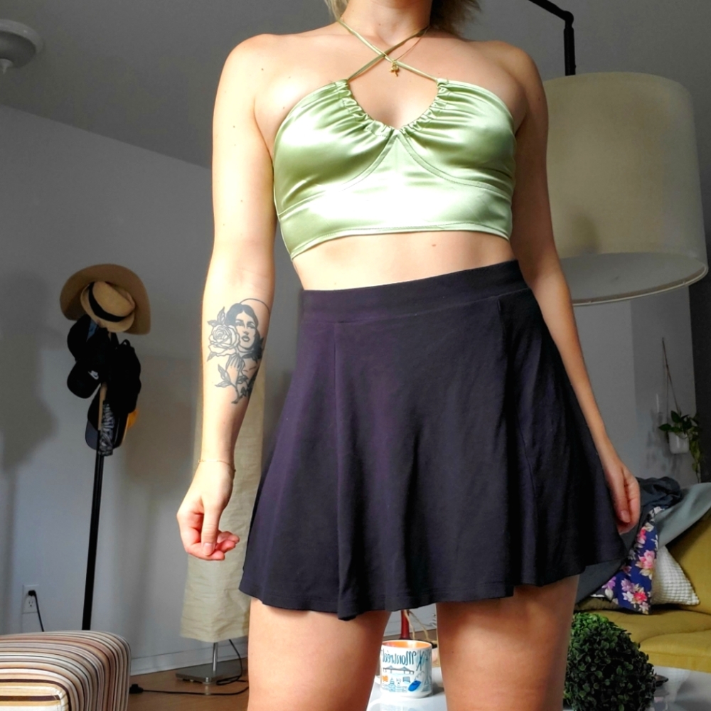 3/20$ - GARAGE BLACK SKATER MINI SKIRT SIZE M